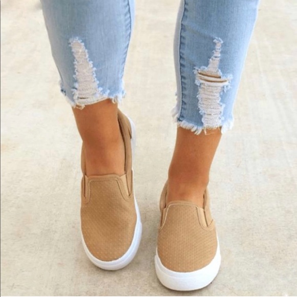 NEW Zoey Slip On Shoes- in Tan - Picture 5 of 5